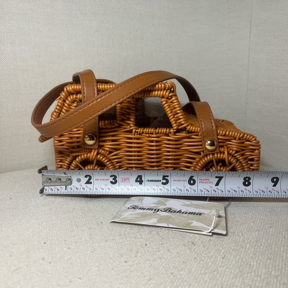 Super duper cute AF Tommy Bahama Woven Basket Car  Handbag. 🚗 - Picture 5 of 9
